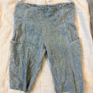 Lululemon biker shorts (NEVER WORN)